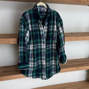 Green and navy tartan Plaid Button-Up Shirt